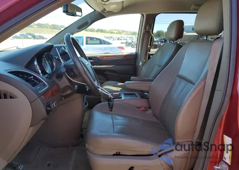 2016 Chrysler Town & Country Touring from USA, damaged, VIN 2C4RC1BG2GR213692